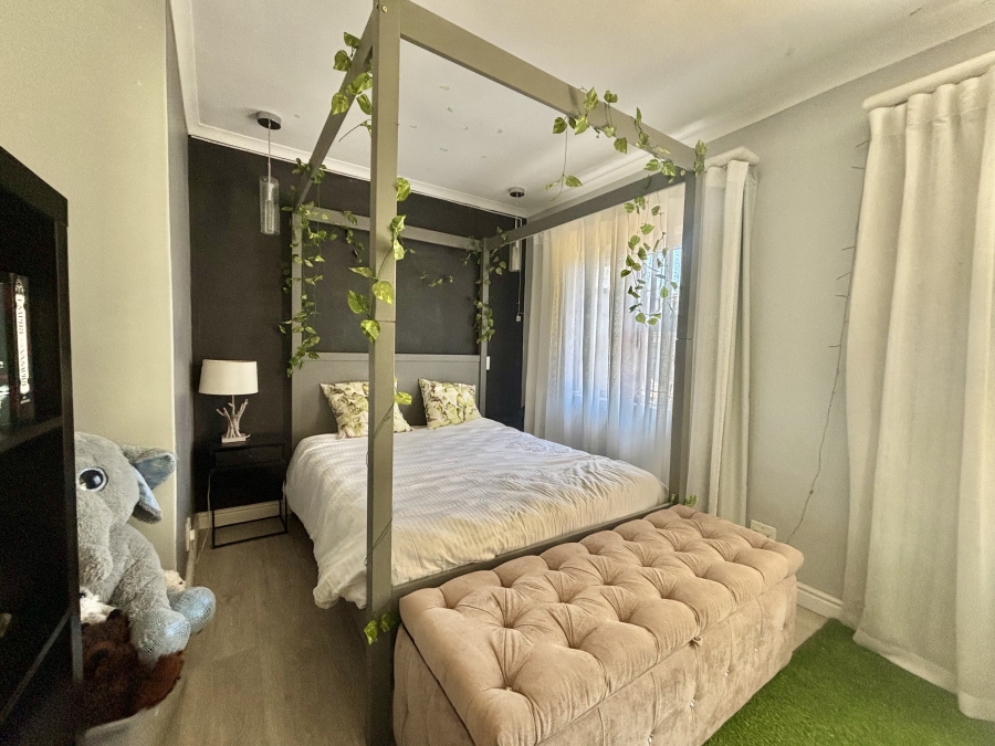 4 Bedroom Property for Sale in Vierlanden Western Cape